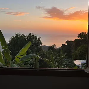 Karata T3 Avec Et Vue Sur Basse-terre Baillif