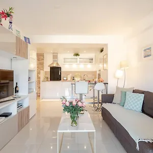 appartements-cannes-centre-avec-terrasse.fr-provencehotel.com/